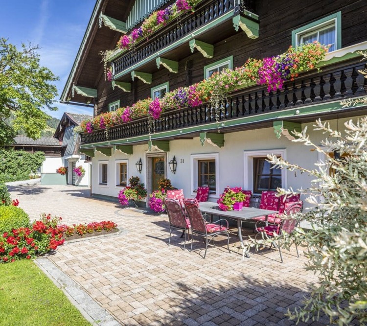 Terrasse mit viel Sonne