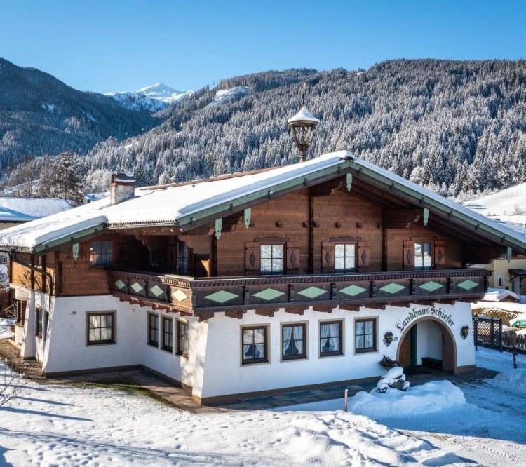Landhaus Schiefer im Winter