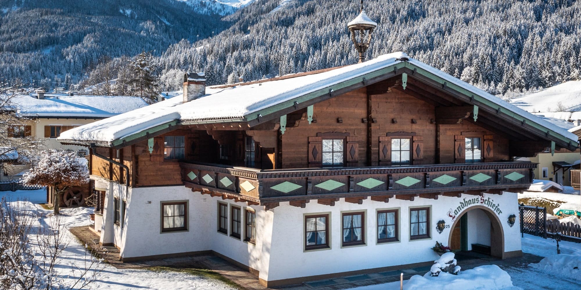 Landhaus Schiefer im Winter